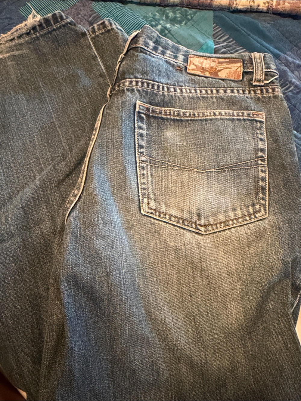 Relaxed Fit Men's Denim Jeans in Faded Blue